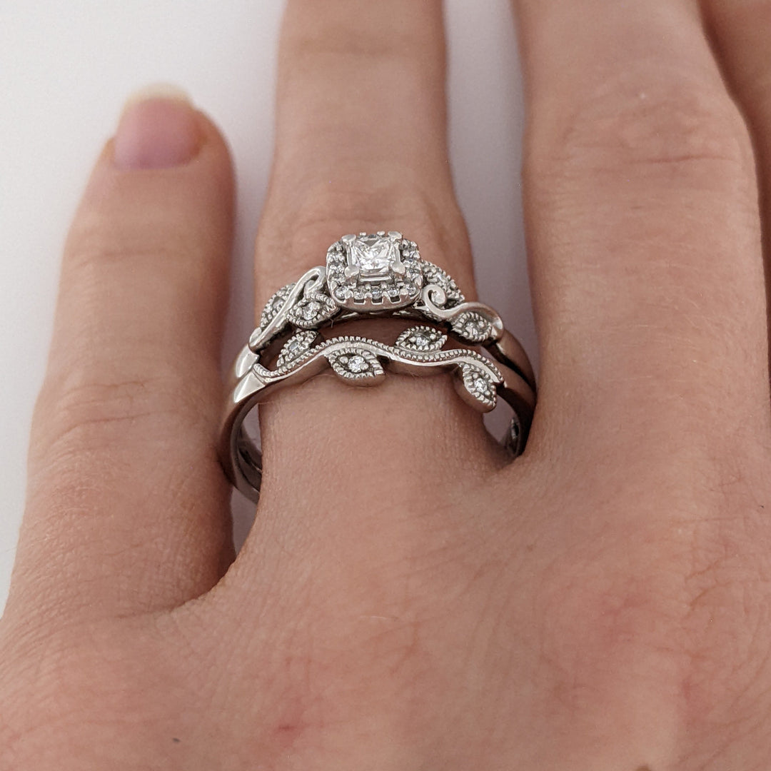 10K WHITE .23 CARAT TOTAL WEIGHT SI1 G DIAMOND PRINCESS CUT (1) ROUND (16) ESTATE RING/BAND 4.9 GRAMS