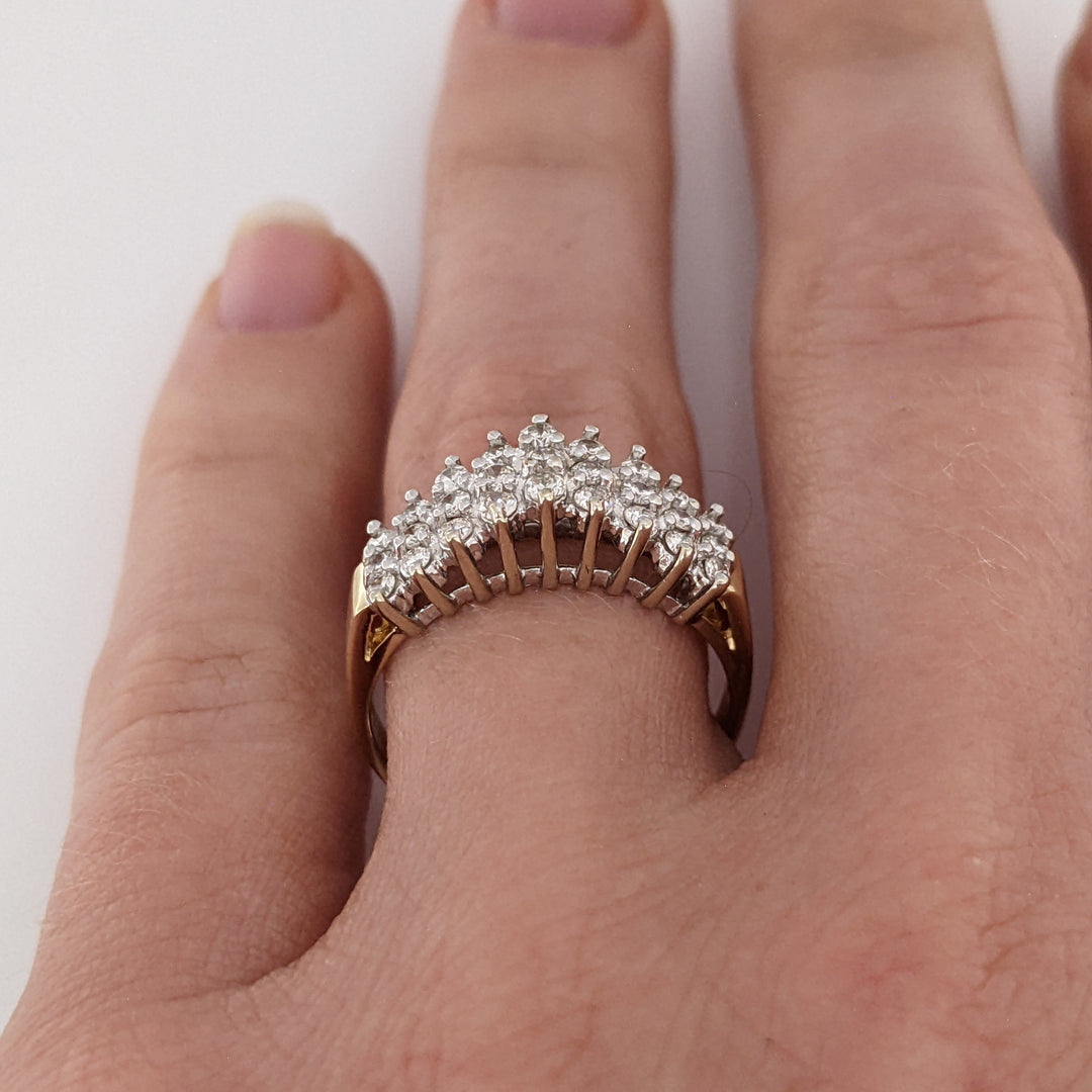 14K .55 CARAT TOTAL WEIGHT SI1 I DIAMOND ROUND (27) 3-ROW ESTATE RING 3.3 GRAMS