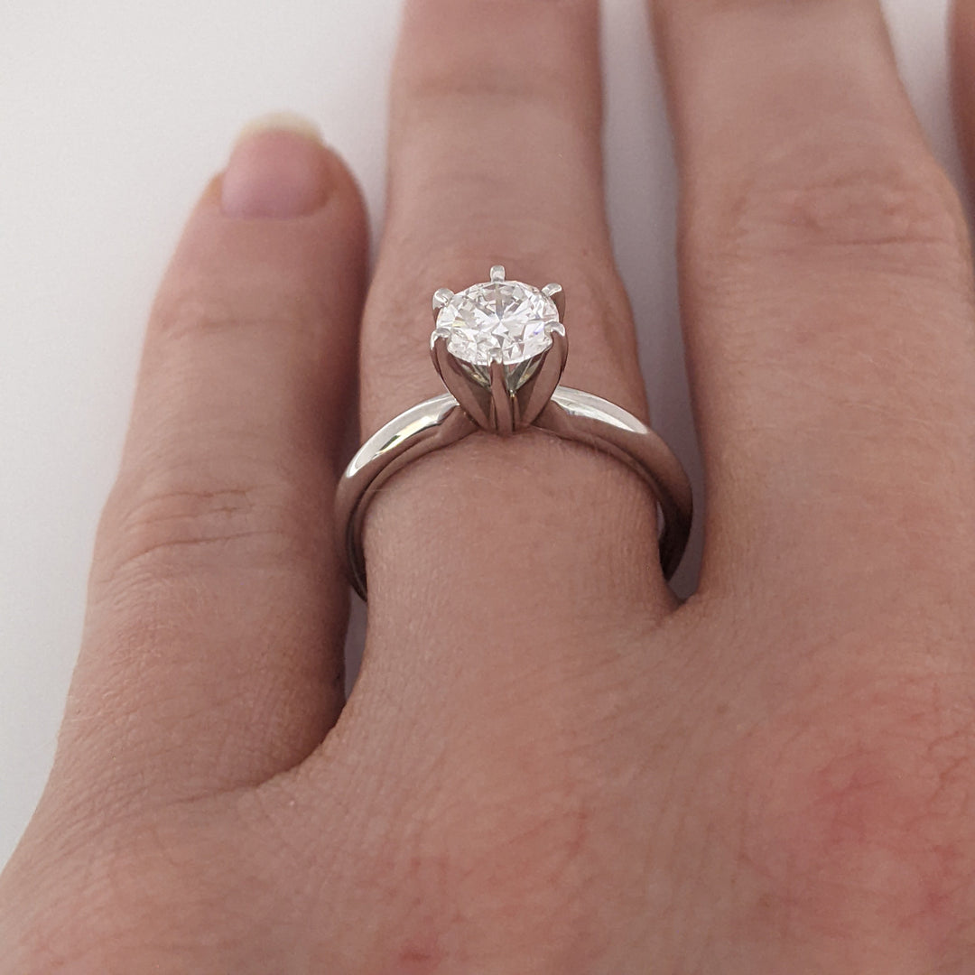 14K WHITE .81 CARAT TOTAL I1 G DIAMOND ROUND ESTATE SOLITAIRE RING 2.6 GRAMS