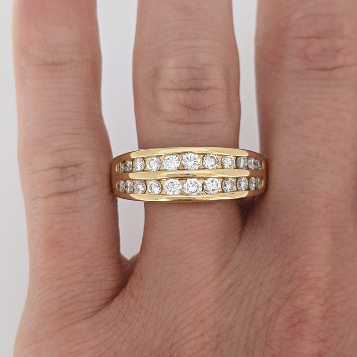 18K 1.02 CARAT TOTAL WEIGHT SI2 I DIAMOND ROUND (22) 2-ROW ESTATE CHANNEL BAND 8.3 GRAMS