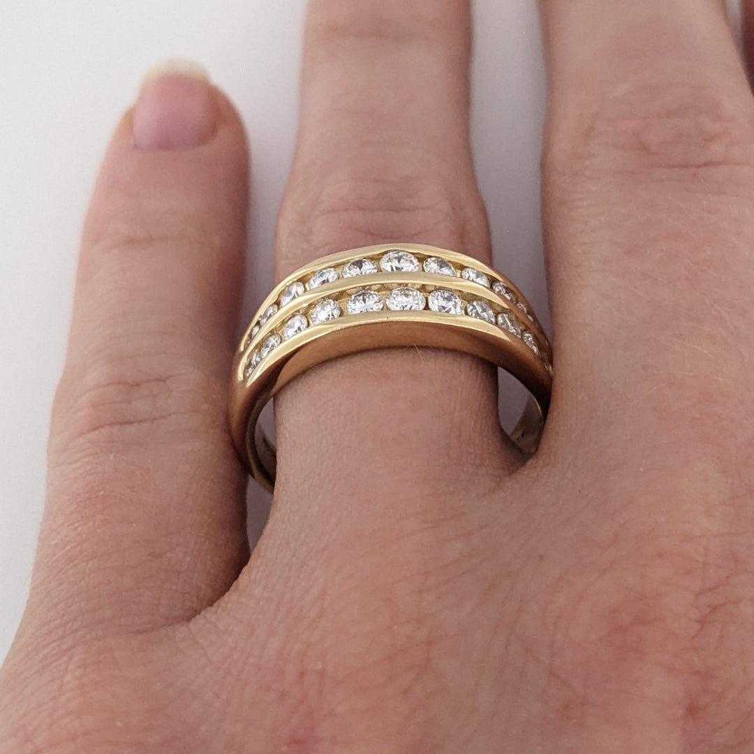 18K 1.02 CARAT TOTAL WEIGHT SI2 I DIAMOND ROUND (22) 2-ROW ESTATE CHANNEL BAND 8.3 GRAMS