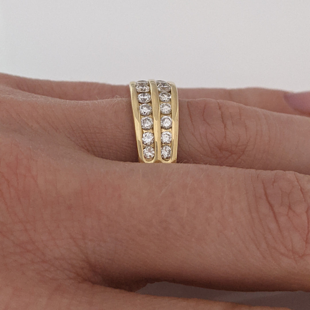 18K 1.02 CARAT TOTAL WEIGHT SI2 I DIAMOND ROUND (22) 2-ROW ESTATE CHANNEL BAND 8.3 GRAMS