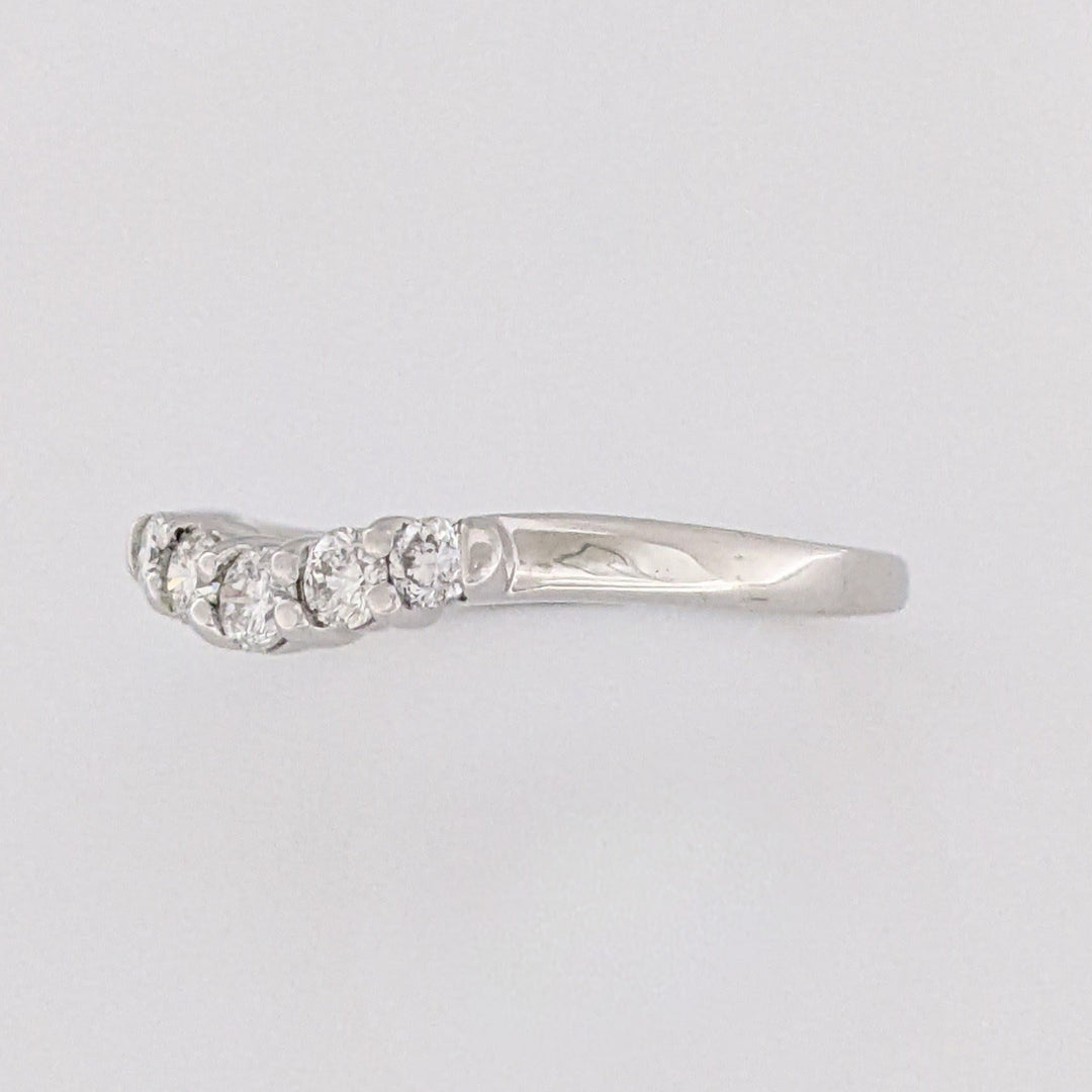14K WHITE .27 CARAT TOTAL WEIGHT SI2 I DIAMOND ROUND (5) PRONG-SET CURVED ESTATE BAND 2.2 GRAMS