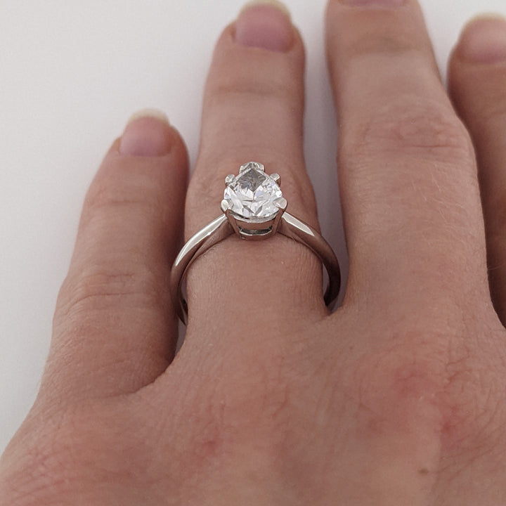 PLATINUM 1.22 CARAT TOTAL VS1 D DIAMOND PEAR ESTATE SOLITAIRE RING 4.5 GRAMS