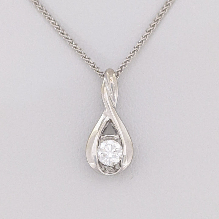 18K WHITE .11 CARAT TOAL VS2 F DIAMOND ROUND (1) BEZEL ESTATE PENDANT & CHAIN 2.8 GRAMS