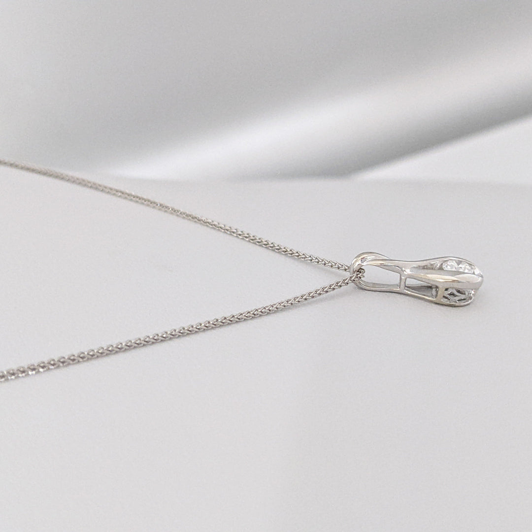 18K WHITE .11 CARAT TOAL VS2 F DIAMOND ROUND (1) BEZEL ESTATE PENDANT & CHAIN 2.8 GRAMS