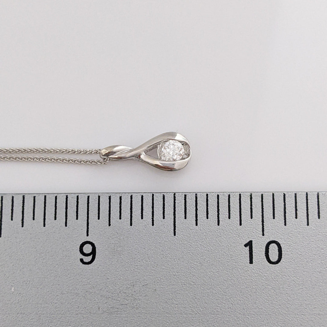 18K WHITE .11 CARAT TOAL VS2 F DIAMOND ROUND (1) BEZEL ESTATE PENDANT & CHAIN 2.8 GRAMS