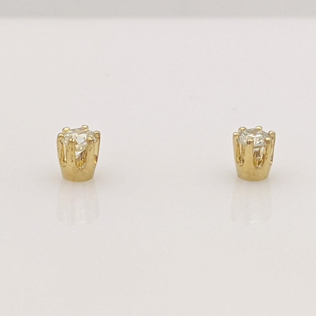 14K .14 CARAT TOTAL WEIGHT I1 I DIAMOND ROUND ESTATE STUD EARRINGS 0.6 GRAMS