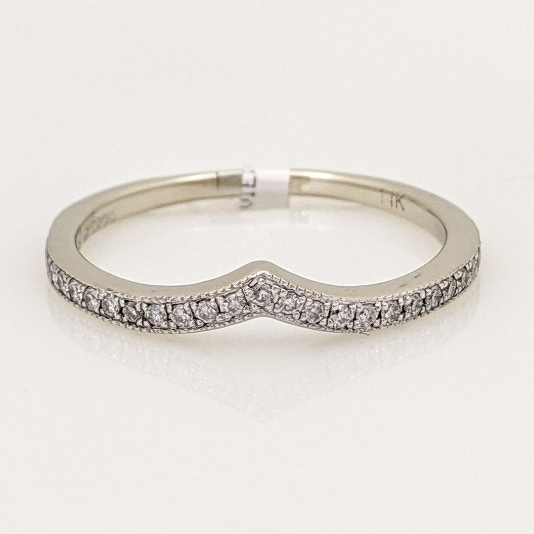 14K WHITE .17 CARAT TOTAL WEIGHT SI2 H DIAMOND ROUND (37) V-SHAPED ESTATE BAND 1.7 GRAMS