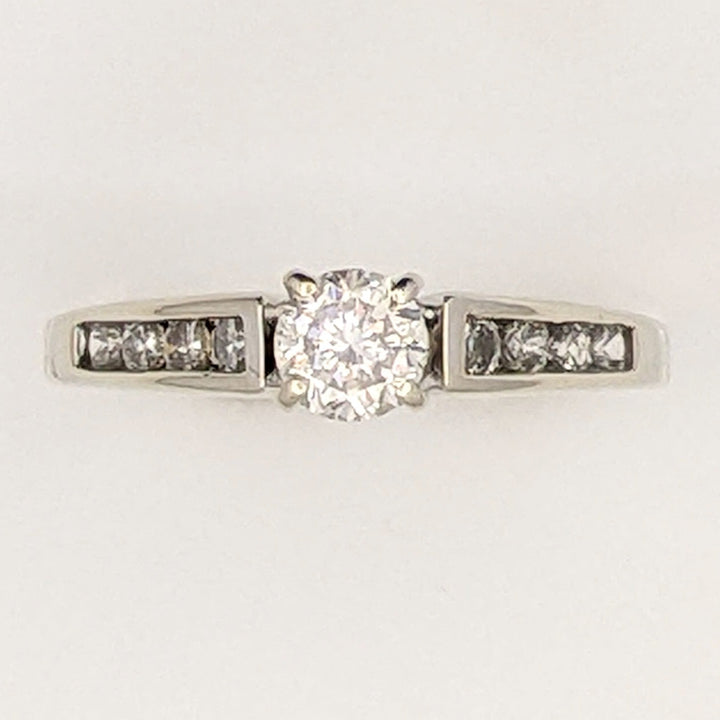 14K WHITE .57 CARAT TOTAL WEIGHT I1 H DIAMOND ROUND (9) ESTATE RING 2.6 GRAMS