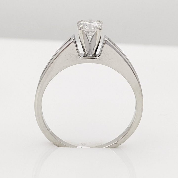 14K WHITE .57 CARAT TOTAL WEIGHT I1 H DIAMOND ROUND (9) ESTATE RING 2.6 GRAMS