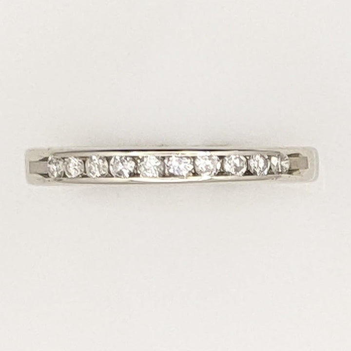 14K WHITE .25 CARAT TOTAL WEIGHT I1 H DIAMOND ROUND (10) ESTATE CHANNEL BAND 2.0 GRAMS