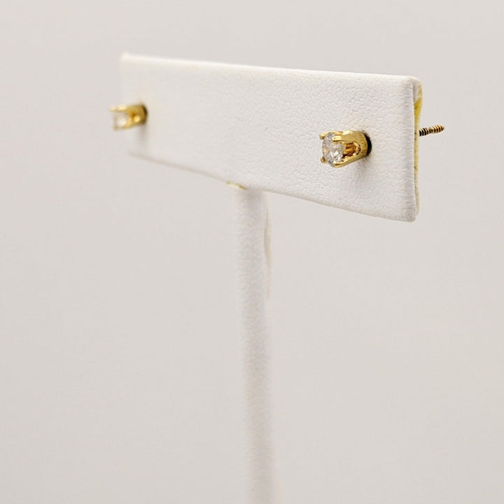 14K .26 CARAT TOTAL WEIGHT I2 I DIAMOND ROUND (2) ESTATE STUD EARRINGS 0.7 GRAMS