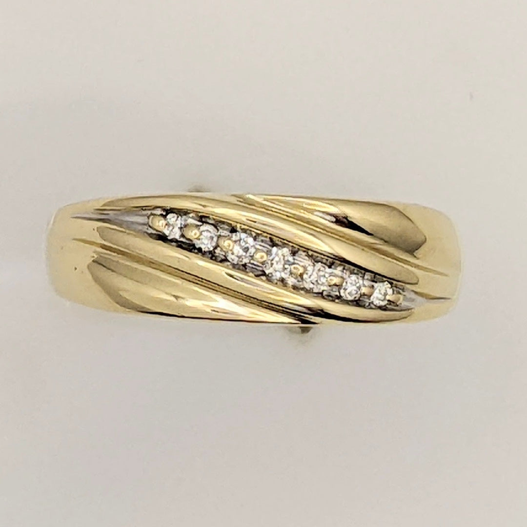 10K .14 CARAT TOTAL WEIGHT I1 H DIAMOND ROUND (7) ESTATE BAND 4.0 GRAMS