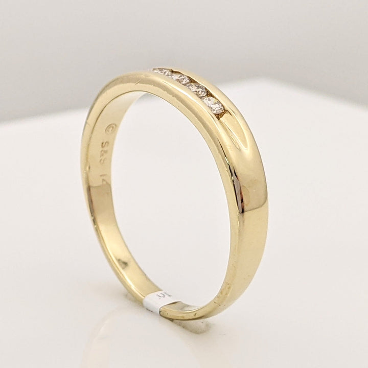 14K .23 CARAT TOTAL WEIGHT SI1 H DIAMOND ROUND (5) ESTATE CHANNEL BAND 4.2 GRAMS