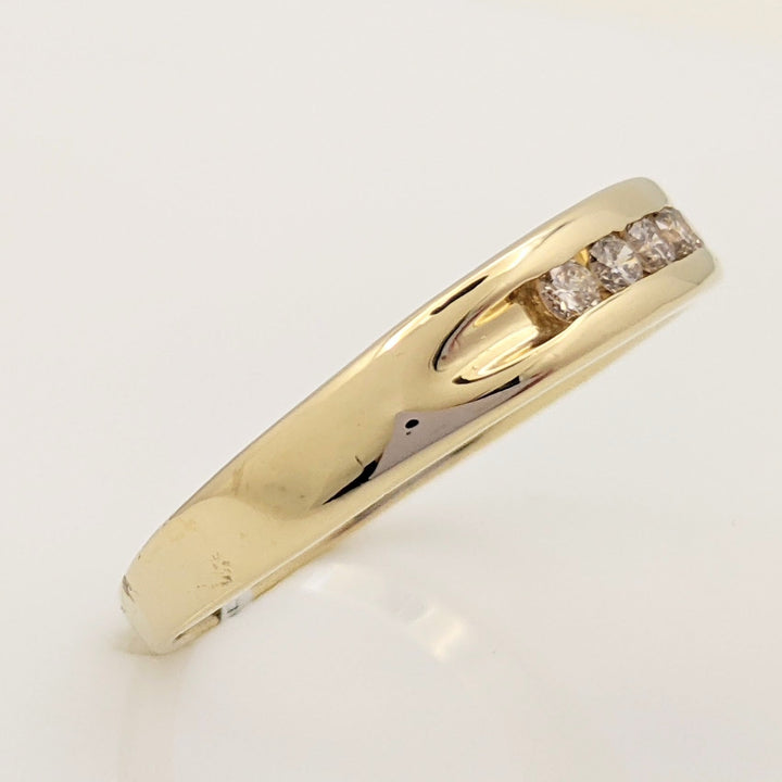 14K .23 CARAT TOTAL WEIGHT SI1 H DIAMOND ROUND (5) ESTATE CHANNEL BAND 4.2 GRAMS