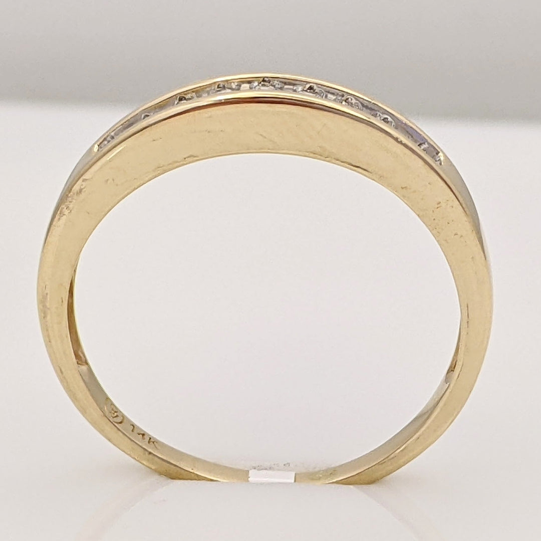 14K .23 CARAT TOTAL WEIGHT SI2 H DIAMOND ROUND (9) ESTATE CHANNEL BAND 2.6 GRAMS