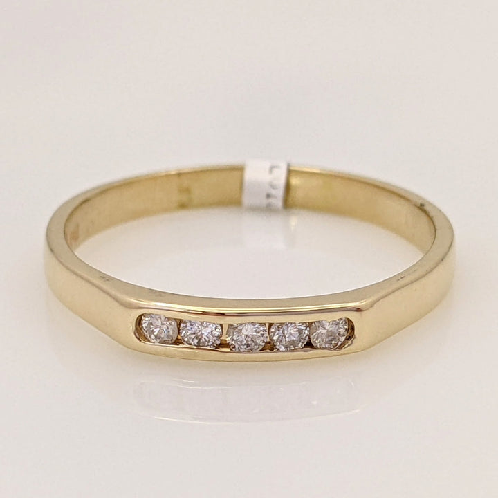 14K .15 CARAT TOTAL WEIGHT SI2 I DIAMOND ROUND (5) ESTATE CHANNEL BAND 2.5 GRAMS