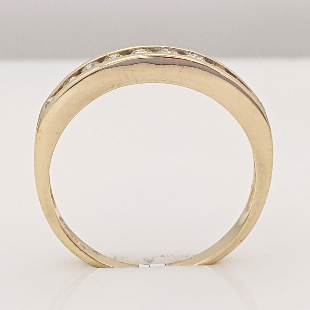 14K .35 CARAT TOTAL WEIGHT I1 I DIAMOND ROUND (10) ESTATE CHANNEL BAND 2.6 GRAMS