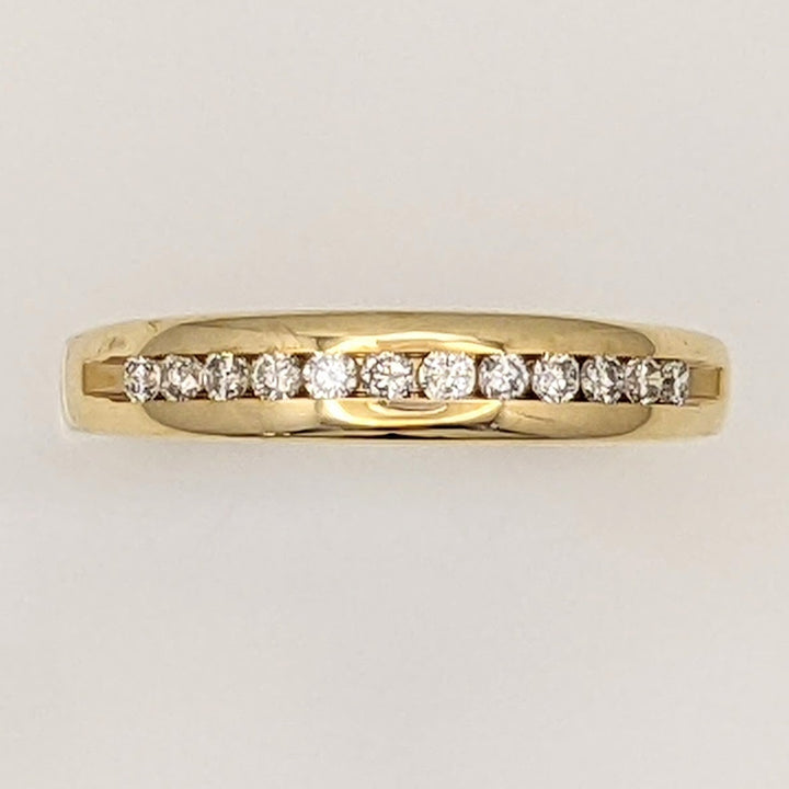 14K .24 CARAT TOTAL WEIGHT I1 H DIAMOND ROUND (12) ESTATE CHANNEL BAND 2.8 GRAMS