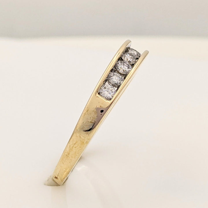 14K .40 CARAT TOTAL WEIGHT I1 H DIAMOND ROUND (9) ESTATE CHANNEL BAND 3.1 GRAMS