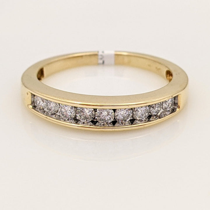 14K .40 CARAT TOTAL WEIGHT I1 H DIAMOND ROUND (9) ESTATE CHANNEL BAND 3.1 GRAMS