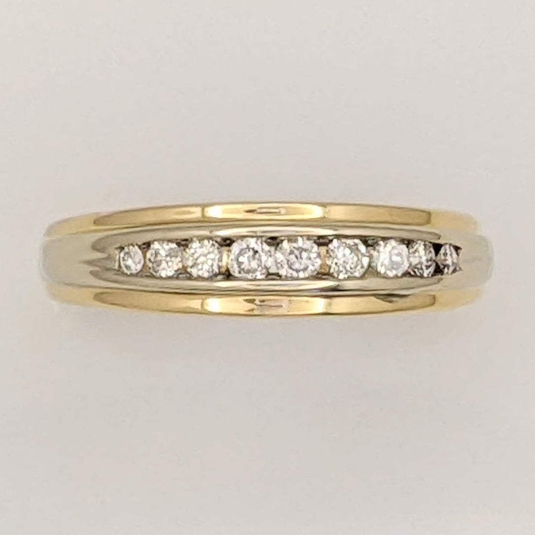 14K .20 CARAT TOTAL WEIGHT I1 H DIAMOND ROUND (9) ESTATE CHANNEL BAND 3.0 GRAMS