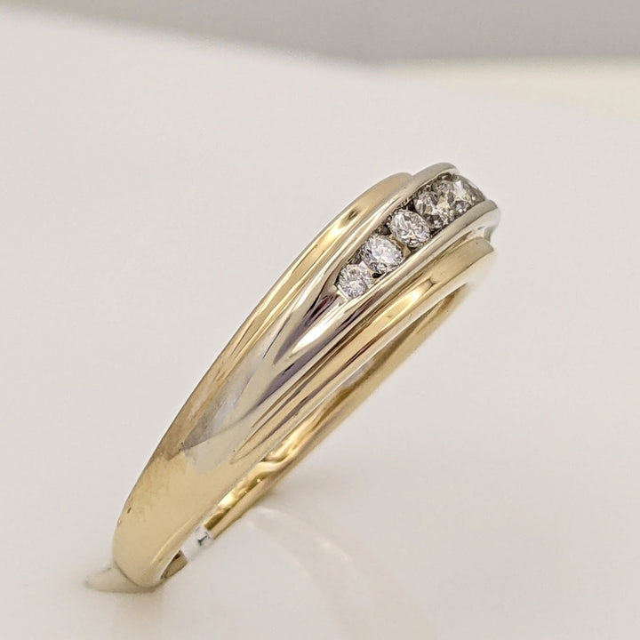 14K .20 CARAT TOTAL WEIGHT I1 H DIAMOND ROUND (9) ESTATE CHANNEL BAND 3.0 GRAMS