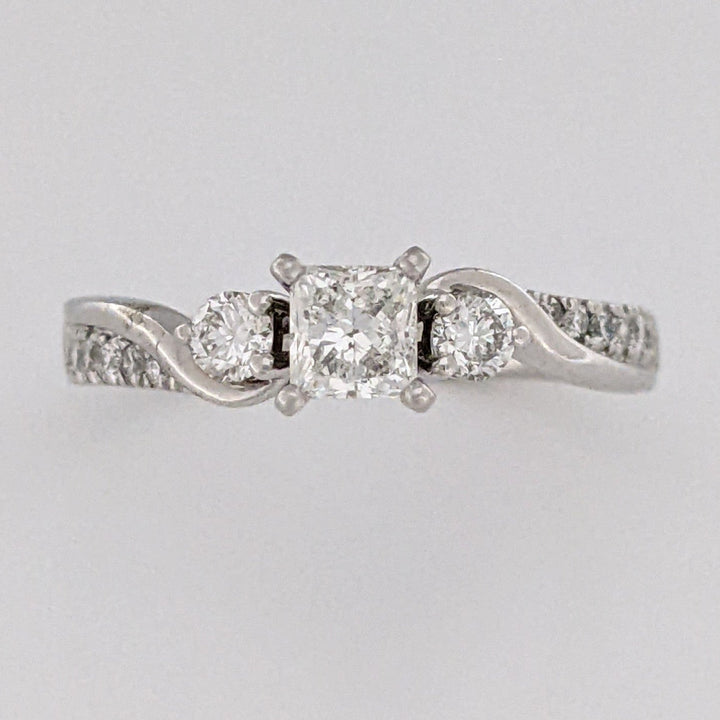 14K WHITE .74 CARAT TOTAL WEIGHT I1 I DIAMOND ROUND (15) ESTATE RING 3.7 GRAMS