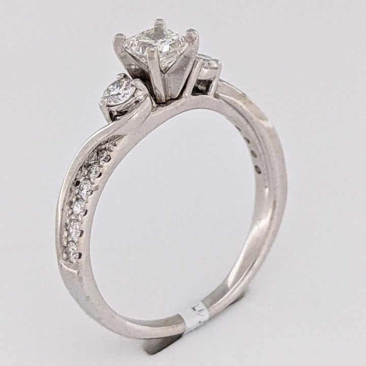 14K WHITE .74 CARAT TOTAL WEIGHT I1 I DIAMOND ROUND (15) ESTATE RING 3.7 GRAMS