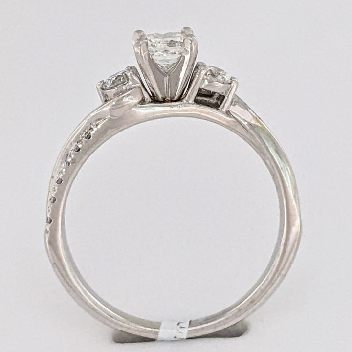 14K WHITE .74 CARAT TOTAL WEIGHT I1 I DIAMOND ROUND (15) ESTATE RING 3.7 GRAMS