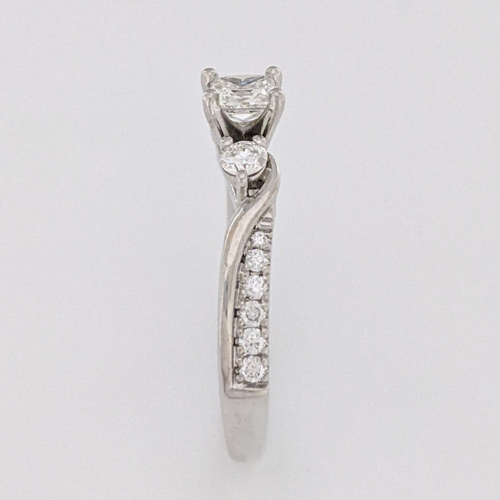 14K WHITE .74 CARAT TOTAL WEIGHT I1 I DIAMOND ROUND (15) ESTATE RING 3.7 GRAMS