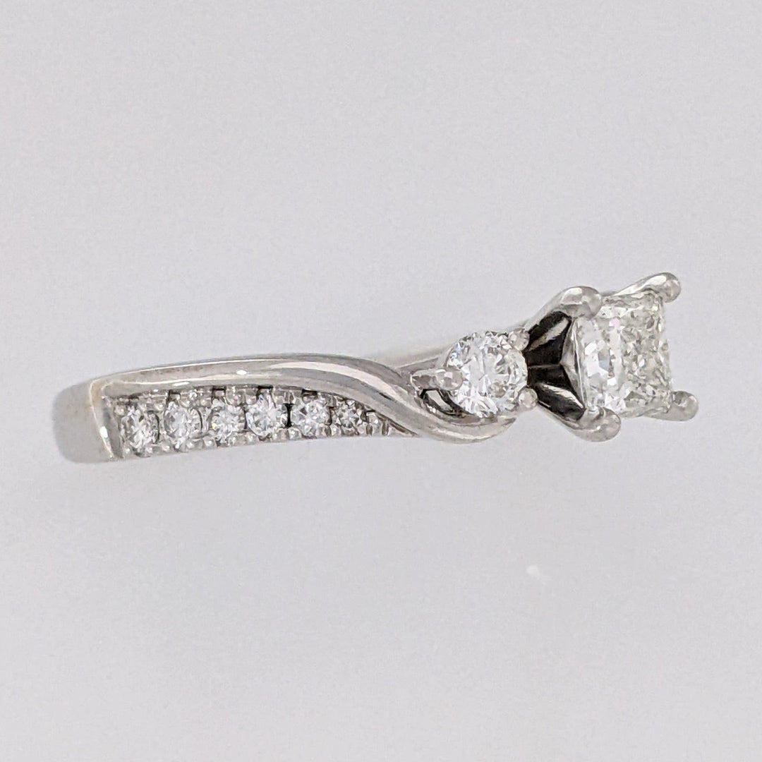 14K WHITE .74 CARAT TOTAL WEIGHT I1 I DIAMOND ROUND (15) ESTATE RING 3.7 GRAMS