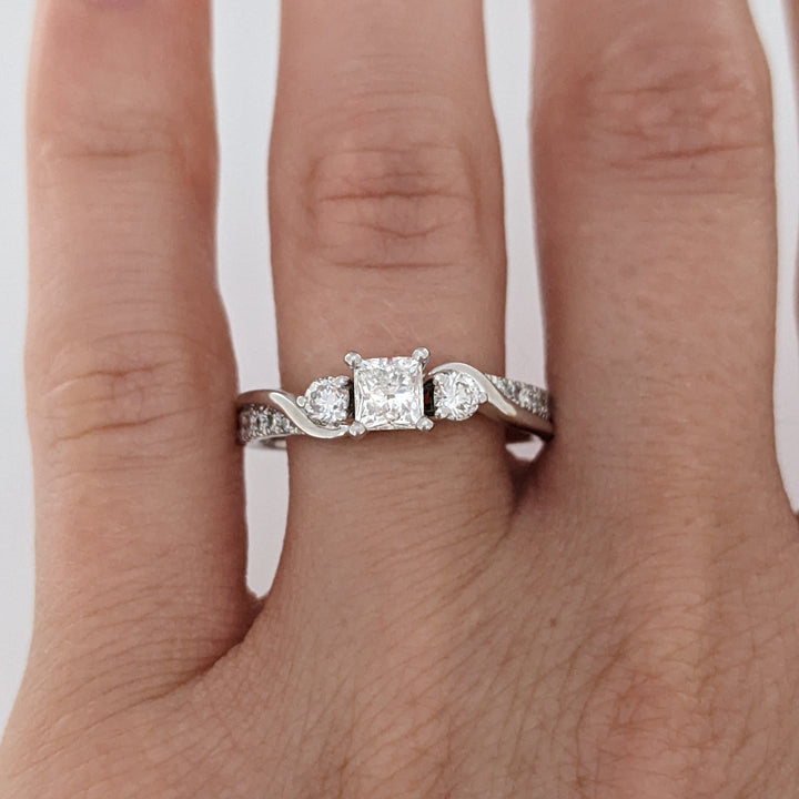 14K WHITE .74 CARAT TOTAL WEIGHT I1 I DIAMOND ROUND (15) ESTATE RING 3.7 GRAMS