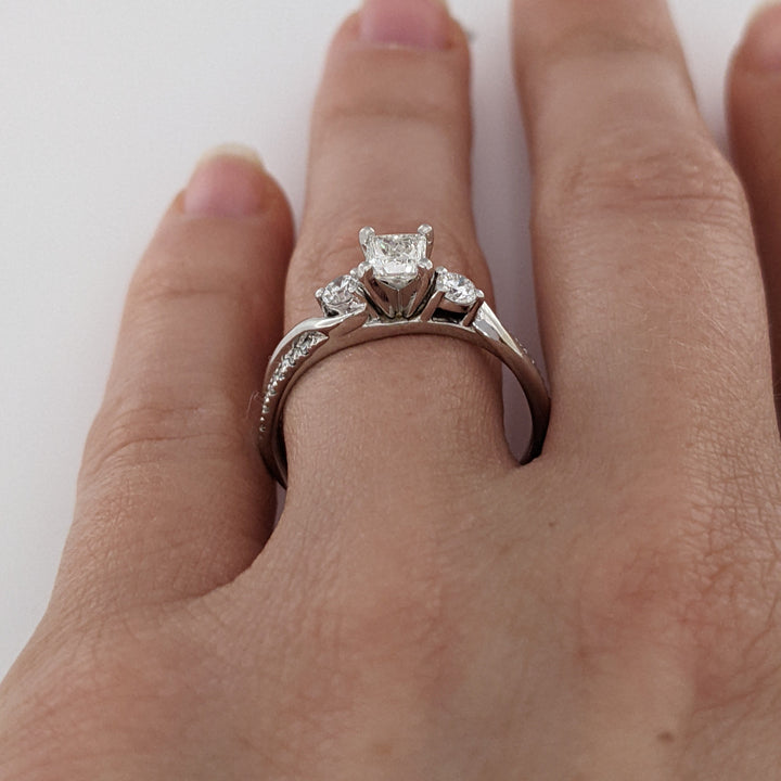 14K WHITE .74 CARAT TOTAL WEIGHT I1 I DIAMOND ROUND (15) ESTATE RING 3.7 GRAMS