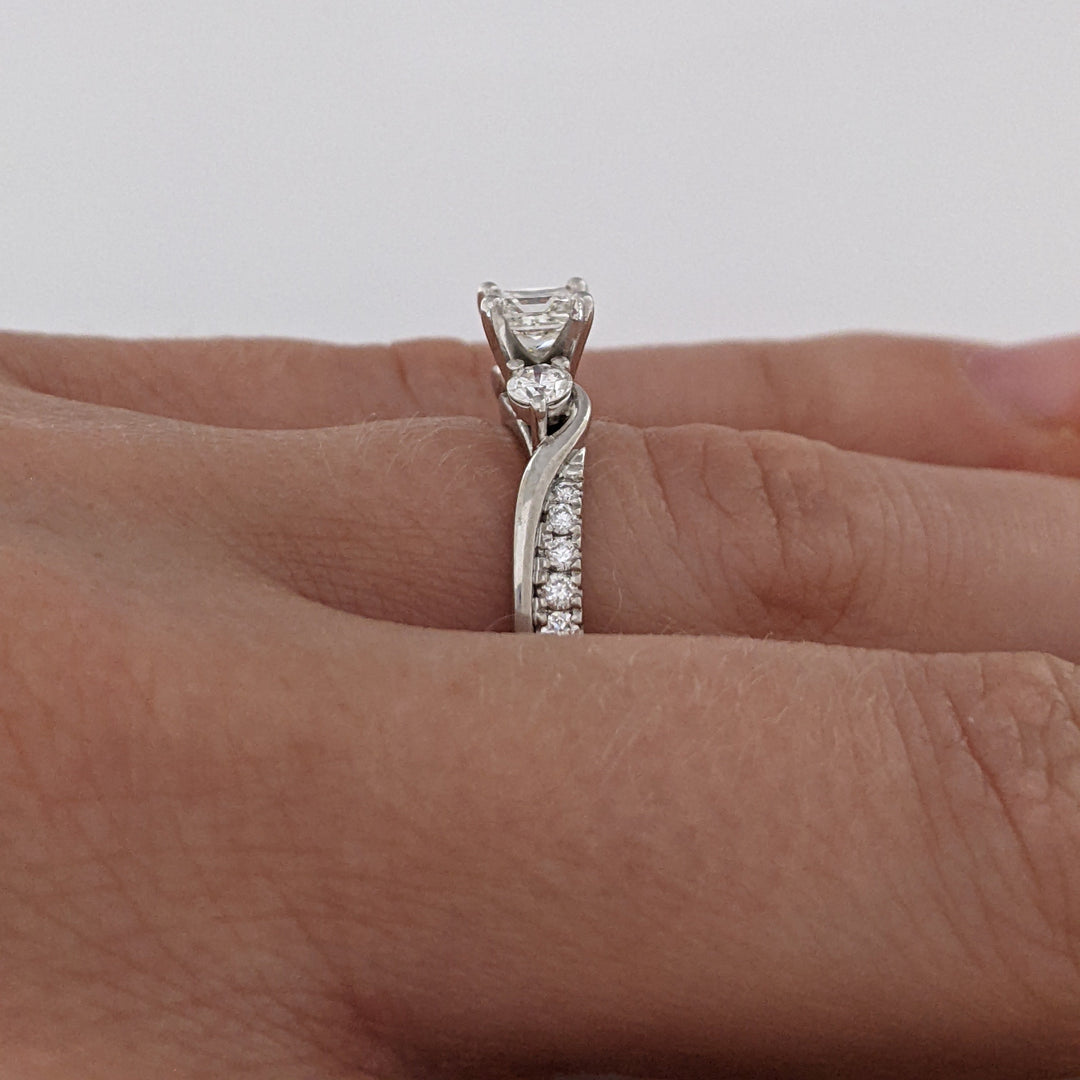 14K WHITE .74 CARAT TOTAL WEIGHT I1 I DIAMOND ROUND (15) ESTATE RING 3.7 GRAMS