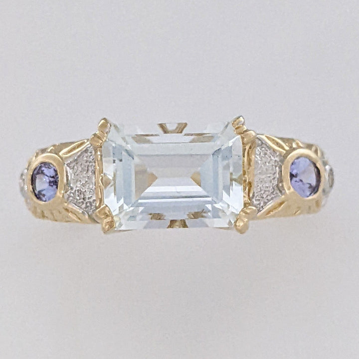 14K AQUAMARINE EMERALD CUT 7X9 WITH (2) OVAL TANZANITE WITH MELEE ESTATE RING 3.6 GRAMS