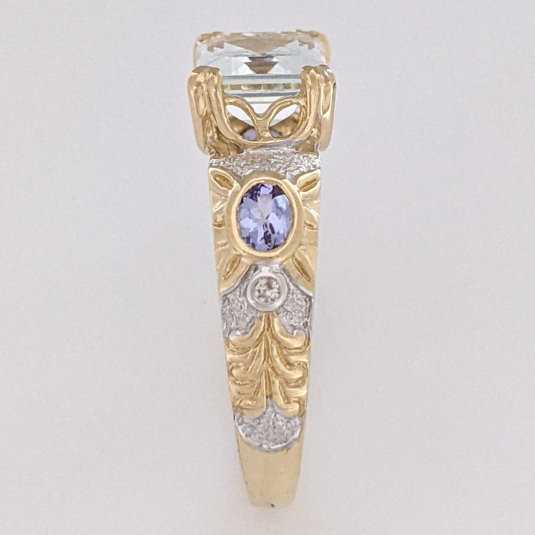 14K AQUAMARINE EMERALD CUT 7X9 WITH (2) OVAL TANZANITE WITH MELEE ESTATE RING 3.6 GRAMS