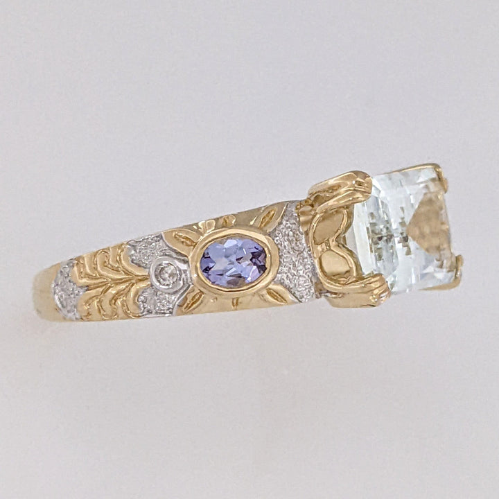 14K AQUAMARINE EMERALD CUT 7X9 WITH (2) OVAL TANZANITE WITH MELEE ESTATE RING 3.6 GRAMS