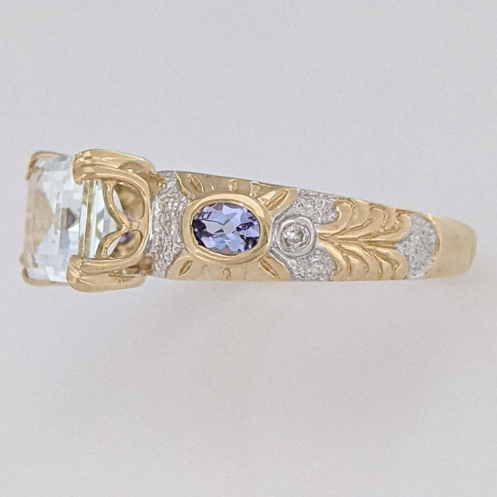 14K AQUAMARINE EMERALD CUT 7X9 WITH (2) OVAL TANZANITE WITH MELEE ESTATE RING 3.6 GRAMS