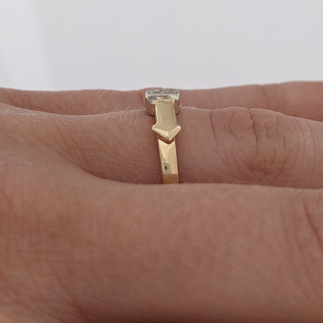 14K DIAMOND ROUND (2) ARROW ESTATE RING 2.3 GRAMS