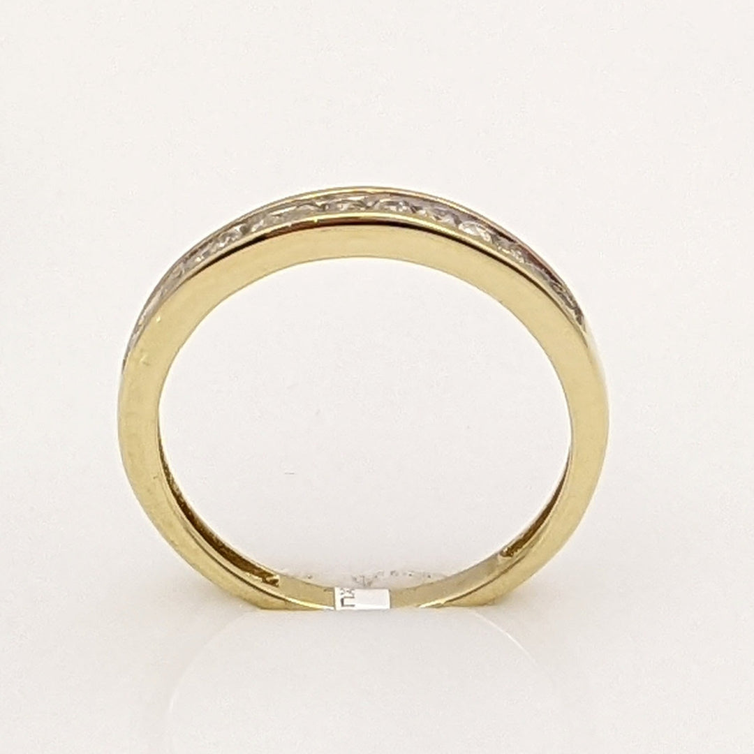 10K .24 CARAT TOTAL WEIGHT I2 H DIAMOND ROUND (14) ESTATE CHANNEL BAND 1.6 GRAMS