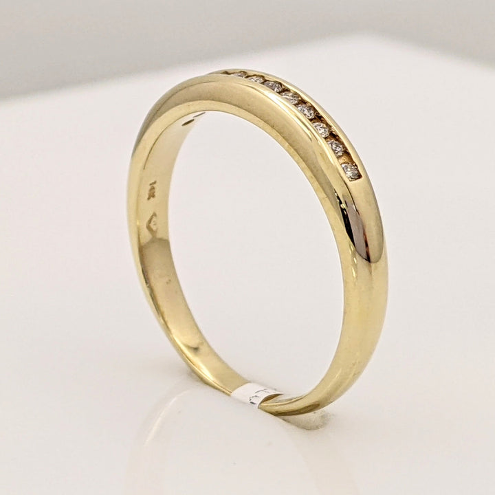 14K .10 CARAT TOTAL WEIGHT I1 I DIAMOND ROUND (12) ESTATE CHANNEL SET BAND 2.9 GRAMS