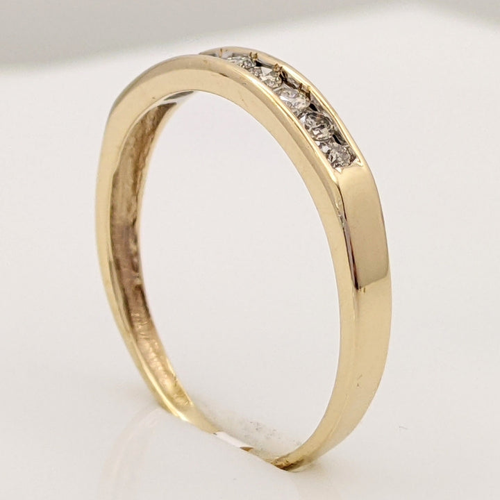 10K .23 CARAT TOTAL WEIGHT I1 J DIAMOND ROUND (9) ESTATE CHANNEL BAND 1.4 GRAMS