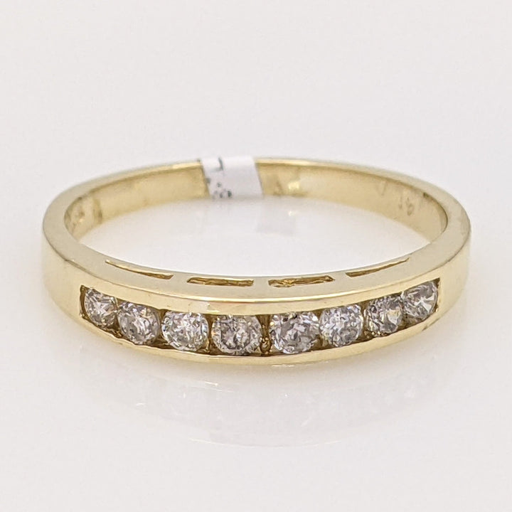 14K .24 CARAT TOTAL WEIGHT I1 I DIAMOND ROUND (8) ESTATE CHANNEL BAND 1.7 GRAMS