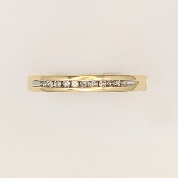 14K .10 CARAT TOTAL WEIGHT I1 H DIAMOND ROUND (10) ESTATE CHANNEL SET BAND 2.0 GRAMS