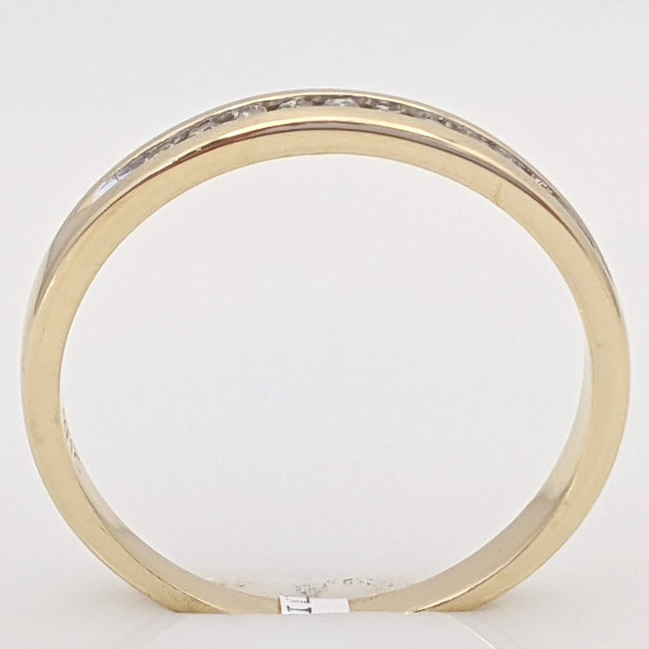 14K .10 CARAT TOTAL WEIGHT I1 H DIAMOND ROUND (10) ESTATE CHANNEL SET BAND 2.0 GRAMS