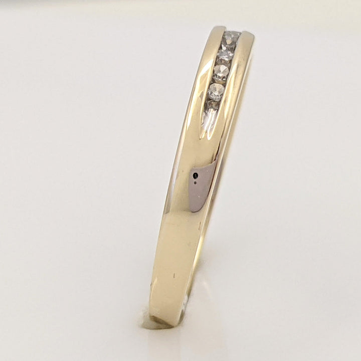 14K .10 CARAT TOTAL WEIGHT I1 H DIAMOND ROUND (10) ESTATE CHANNEL SET BAND 2.0 GRAMS