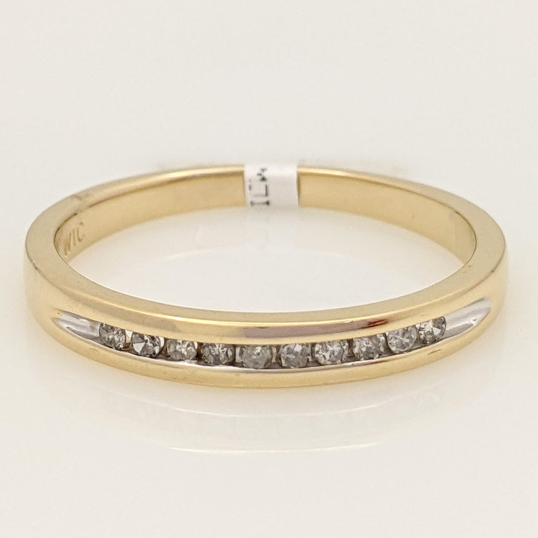 14K .10 CARAT TOTAL WEIGHT I1 H DIAMOND ROUND (10) ESTATE CHANNEL SET BAND 2.0 GRAMS