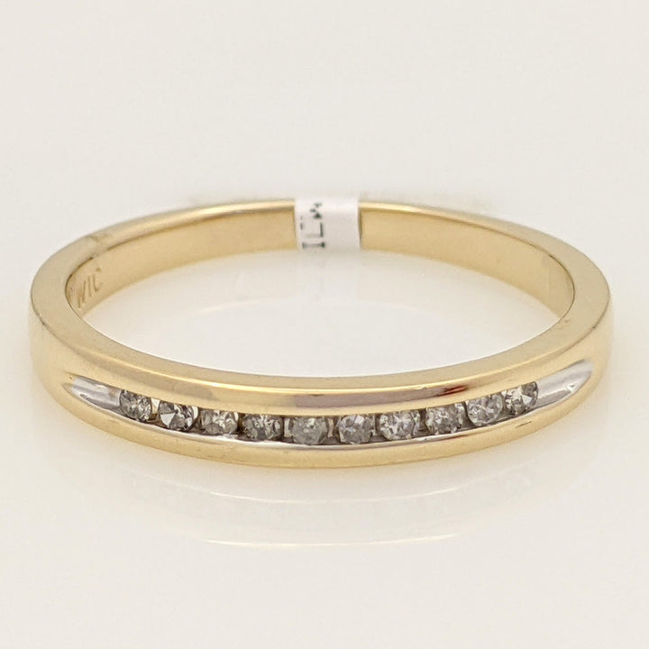14K .10 CARAT TOTAL WEIGHT I1 H DIAMOND ROUND (10) ESTATE CHANNEL SET BAND 2.0 GRAMS